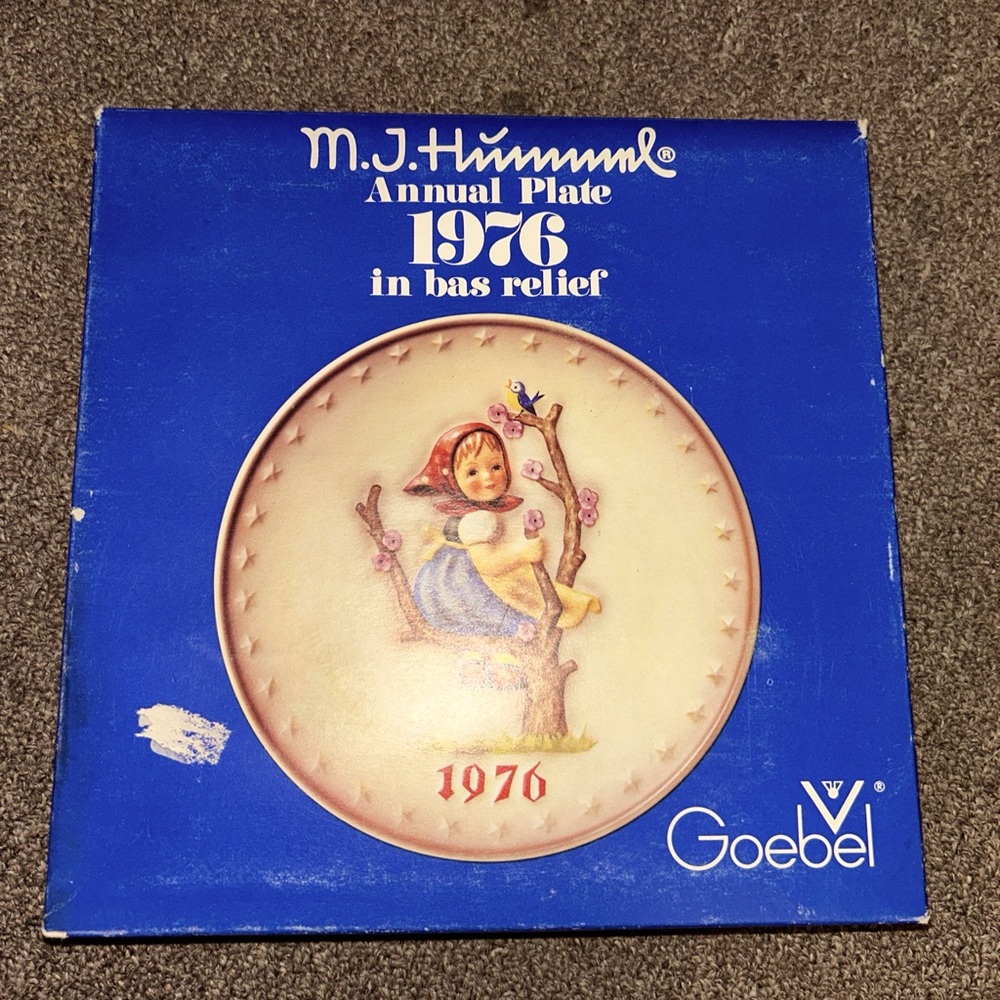 Vintage Goebel MJ Hummel 1976 6th Annual Collector's Plate Apple Tree Girl - Picture 3 of 4